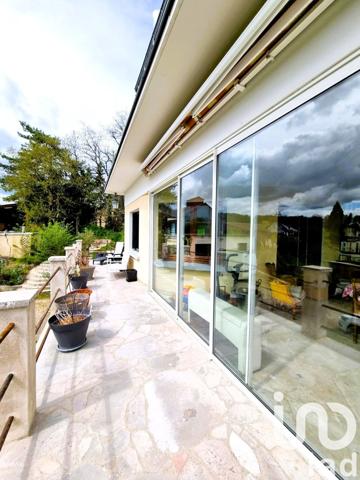 Maison traditionnelle 10 pièces de 275 m² à Maisse (91720)