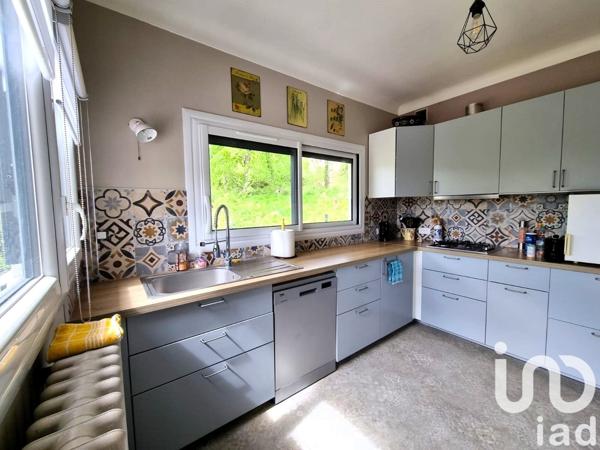 Maison traditionnelle 10 pièces de 275 m² à Maisse (91720)