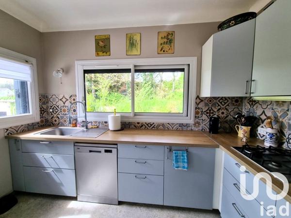 Maison traditionnelle 10 pièces de 275 m² à Maisse (91720)