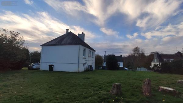 Maison à vendre à Bignan dans le Morbihan (56500), ref : 065/1857   
bourg
