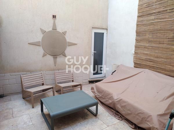 Carpentras, appartement comme une maison de ville (245 m² Carrez) entièrement rénové avec extérieurs