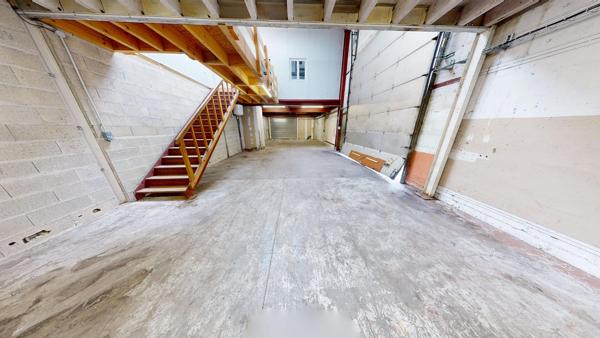 Local d'activité Roissy En Brie 260 m2