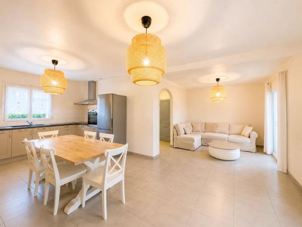 Vente                                                      Maison
                        
                     4 pièces                      81 m2                     à Le Cannet-des-Maures