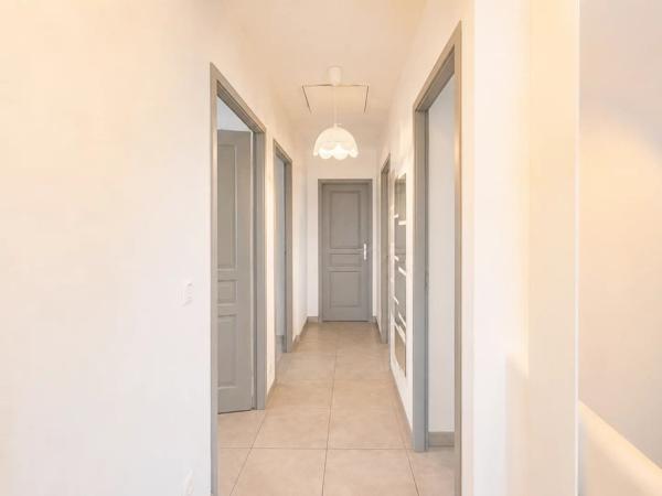 Vente                                                      Maison
                        
                     4 pièces                      81 m2                     à Le Cannet-des-Maures