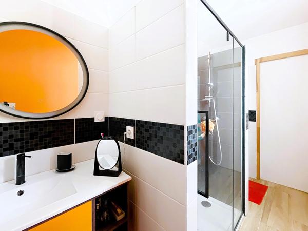 Belle contemporaine aux prestations de qualité