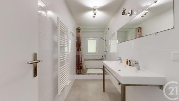 Maison à vendre  8 pièces - 210,97 m 2   ANGLET  - 64