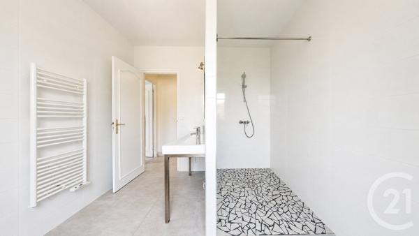 Maison à vendre  8 pièces - 210,97 m 2   ANGLET  - 64