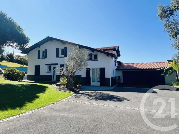 Maison à vendre  8 pièces - 210,97 m 2   ANGLET  - 64