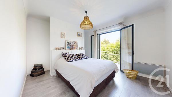 Maison à vendre  8 pièces - 210,97 m 2   ANGLET  - 64