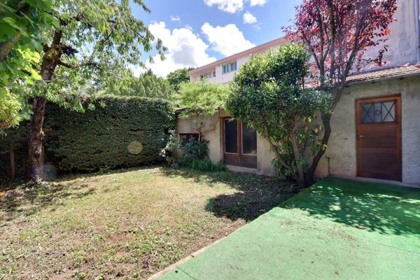 Maison année 50, 4 chambres et jardin