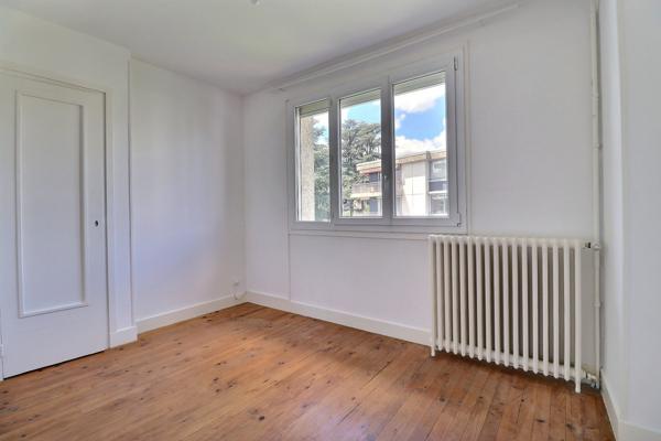 Maison année 50, 4 chambres et jardin
