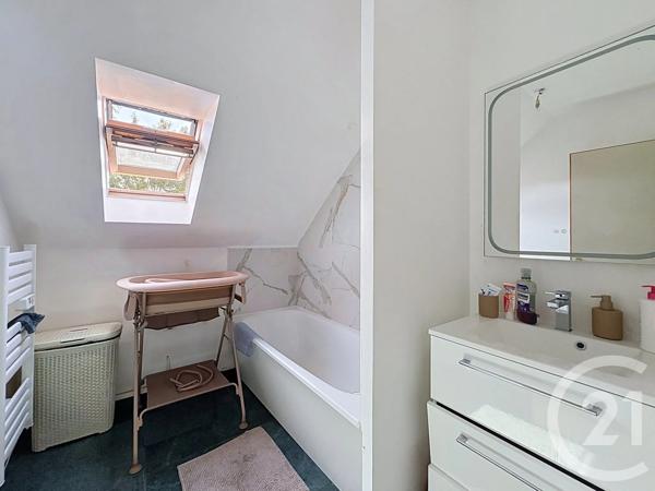 Maison à vendre  6 pièces - 107,35 m 2   MOISSY CRAMAYEL  - 77