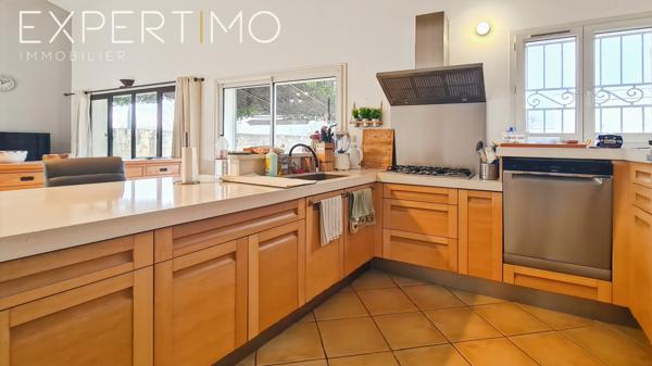 Bagard (30140) Maison avec piscine d'une superficie de 171 m² habitables + mazet indépendant sur un terrain de 1300 m²