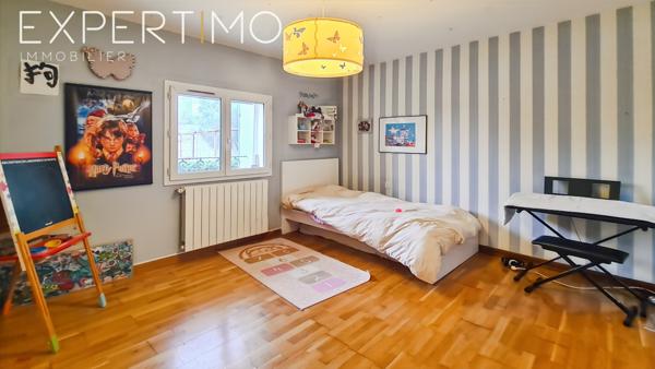 Bagard (30140) Maison avec piscine d'une superficie de 171 m² habitables + mazet indépendant sur un terrain de 1300 m²