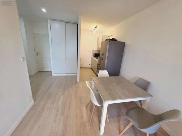 Location - Appartement Saint-Julien-les-Villas 10800 2 pièces 41 m 2