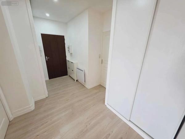 Location - Appartement Saint-Julien-les-Villas 10800 2 pièces 41 m 2
