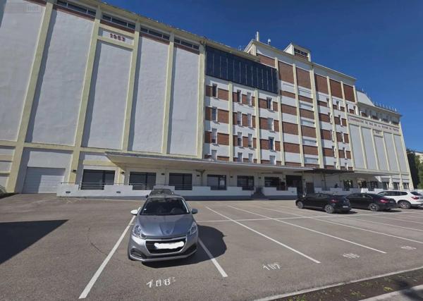 Location - Appartement Saint-Julien-les-Villas 10800 2 pièces 41 m 2