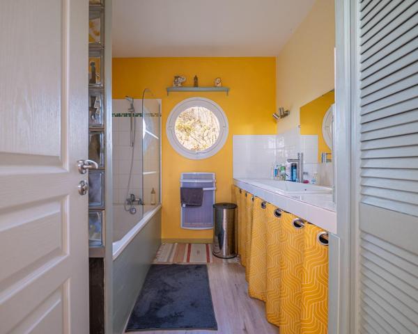 Maison à FRESNAY-SUR-SARTHE, 72130 - 5 pièces 120m²