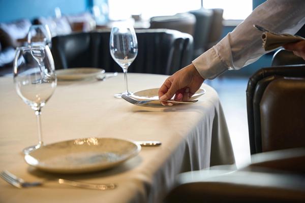 RESTAURANT Bord de mer- Fonds de commerce à vendre CANNES (06)