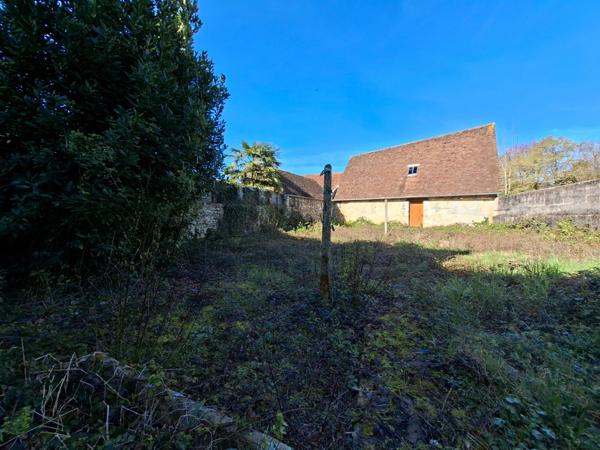 Maison en pierre brute à rénover, fond impasse, au calme Nord Sarthe proche Mamers, à 20min d'Alençon, accès rapide péage accès LE MANS  35 min