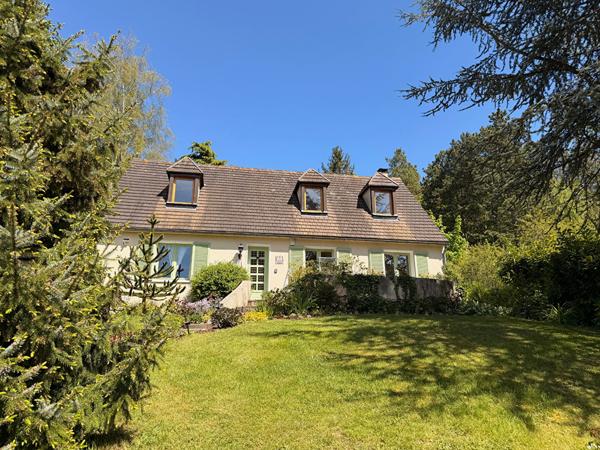 SAINTE GENEVIEVE PROCHE MAISON 5 PIECES SEJOUR DOUBLE CUISINE CHAMBRES SALLE D'EAU SOUS-SOL TOTAL JARDIN 2570M²