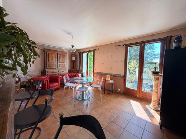 SAINTE GENEVIEVE PROCHE MAISON 5 PIECES SEJOUR DOUBLE CUISINE CHAMBRES SALLE D'EAU SOUS-SOL TOTAL JARDIN 2570M²