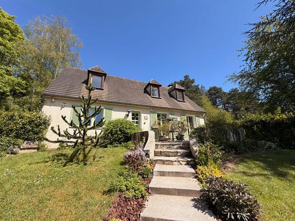 SAINTE GENEVIEVE PROCHE MAISON 5 PIECES SEJOUR DOUBLE CUISINE CHAMBRES SALLE D'EAU SOUS-SOL TOTAL JARDIN 2570M²