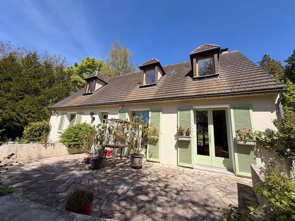SAINTE GENEVIEVE PROCHE MAISON 5 PIECES SEJOUR DOUBLE CUISINE CHAMBRES SALLE D'EAU SOUS-SOL TOTAL JARDIN 2570M²