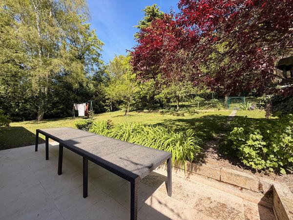 SAINTE GENEVIEVE PROCHE MAISON 5 PIECES SEJOUR DOUBLE CUISINE CHAMBRES SALLE D'EAU SOUS-SOL TOTAL JARDIN 2570M²