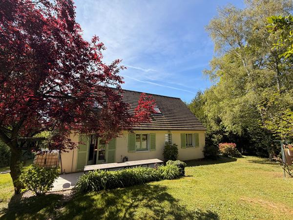 SAINTE GENEVIEVE PROCHE MAISON 5 PIECES SEJOUR DOUBLE CUISINE CHAMBRES SALLE D'EAU SOUS-SOL TOTAL JARDIN 2570M²
