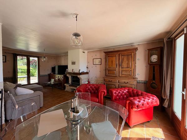 SAINTE GENEVIEVE PROCHE MAISON 5 PIECES SEJOUR DOUBLE CUISINE CHAMBRES SALLE D'EAU SOUS-SOL TOTAL JARDIN 2570M²