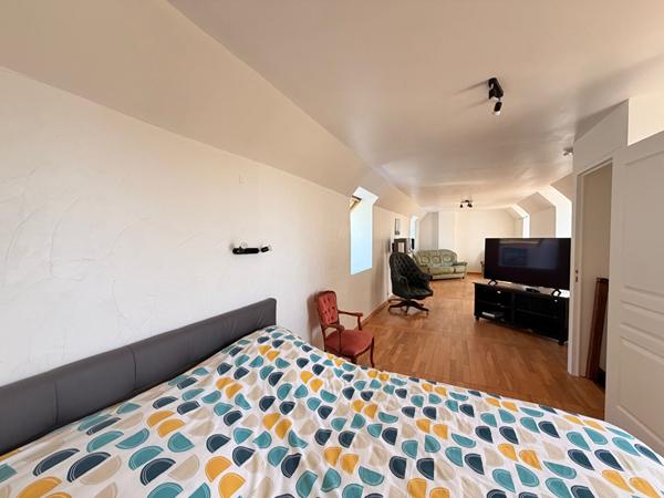 SAINTE GENEVIEVE PROCHE MAISON 5 PIECES SEJOUR DOUBLE CUISINE CHAMBRES SALLE D'EAU SOUS-SOL TOTAL JARDIN 2570M²