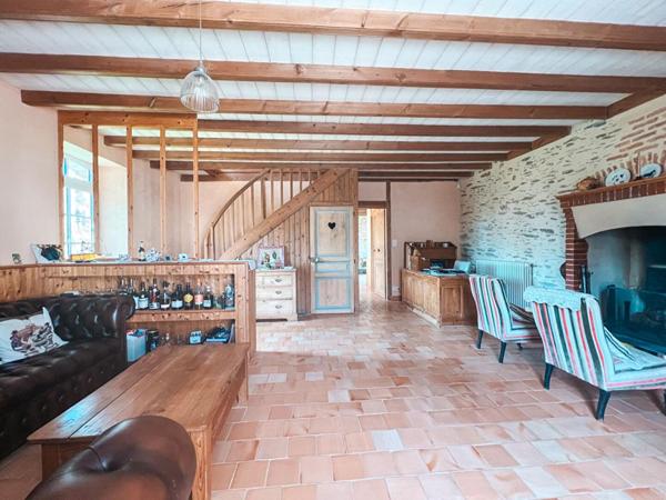 Longère en pierre de 172m2 - Proche bourg de la Chapelle-sur-Erdre