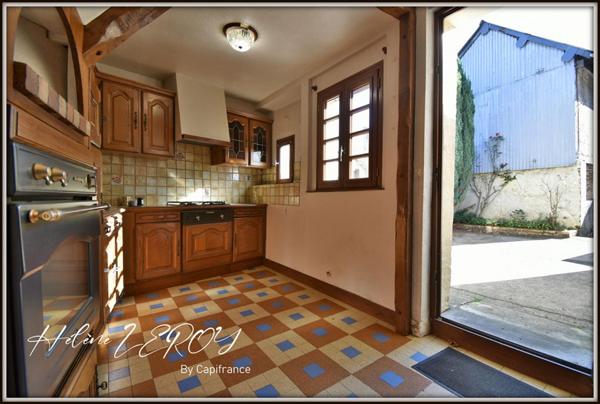 Maison proche centre ville avec bâtiments à réhabiliter