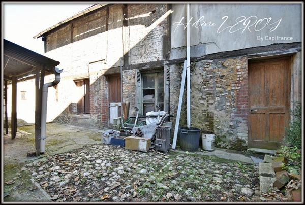 Maison proche centre ville avec bâtiments à réhabiliter