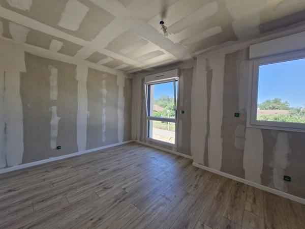 Belle villa contemporaine neuve 4 chambres entre Cuiseaux et Louhans