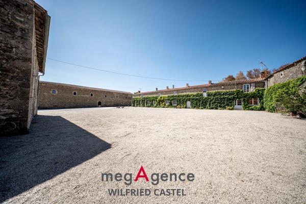 Immeuble à La Roche-sur-Yon, 85000 - 1000m²