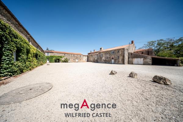 Immeuble à La Roche-sur-Yon, 85000 - 1000m²