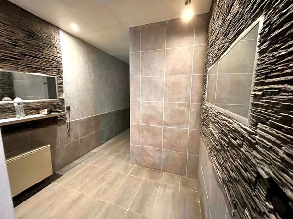 Local commercial Augny 1030 m2