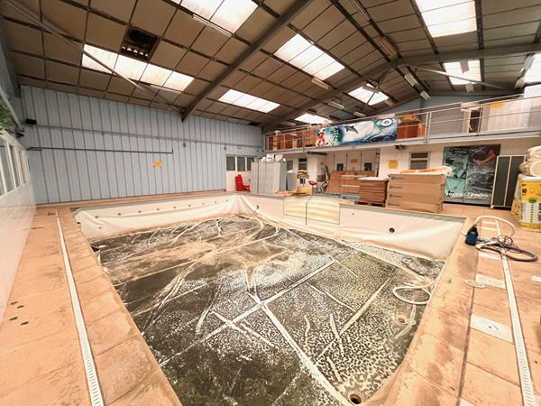 Local commercial Augny 1030 m2