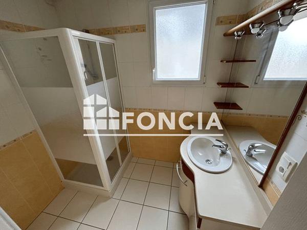 Location Appartement 2 pièces 43 m² - 17 SQUARE DELAUNAY Flers 61100