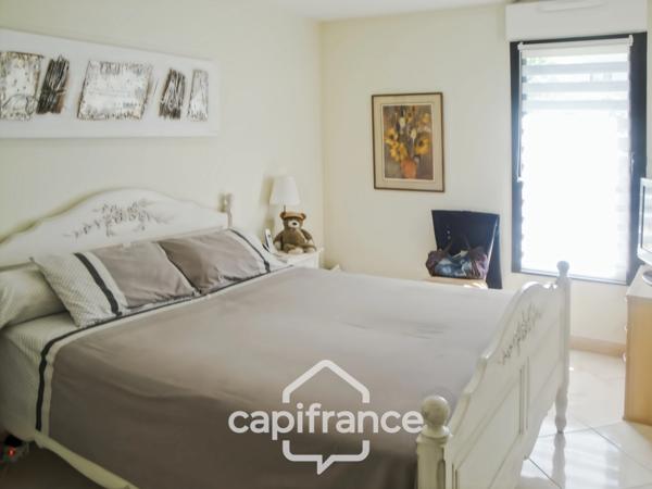 Appartement à vendre 3 pièces, Hyères  (83), Bassin Royal, Double GARAGE.