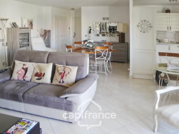 Appartement à vendre 3 pièces, Hyères  (83), Bassin Royal, Double GARAGE.