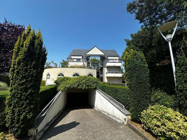 Appartement de 120 m2 (102m2 carrez) avec grande terrasse et balcon