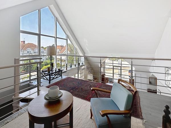 Appartement de 120 m2 (102m2 carrez) avec grande terrasse et balcon