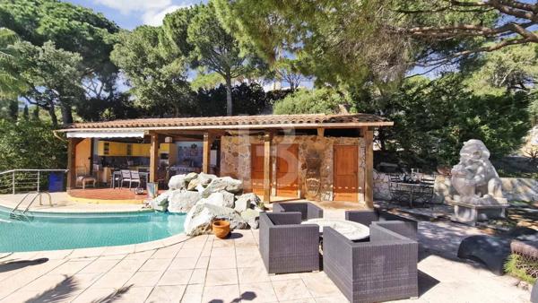 Villa provençale en pierre avec vue mer à Sainte-Maxime