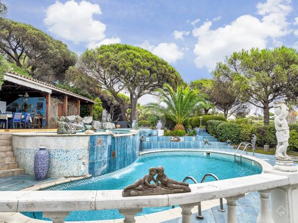 Villa provençale en pierre avec vue mer à Sainte-Maxime