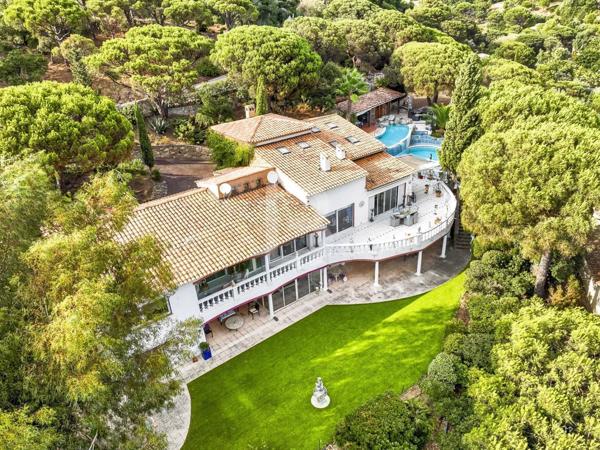 Villa provençale en pierre avec vue mer à Sainte-Maxime