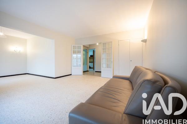 Location appartement 5 pièces 96 m² Salon-de-Provence