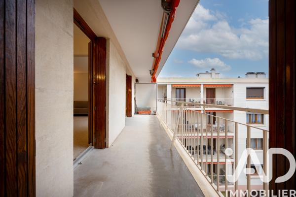 Location appartement 5 pièces 96 m² Salon-de-Provence